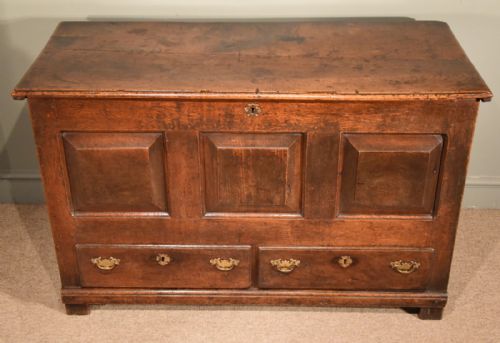 Early 18th Century Superb English Oak Mule Chest