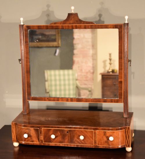 An Elegant Regency Period Mahogany Box Mirror