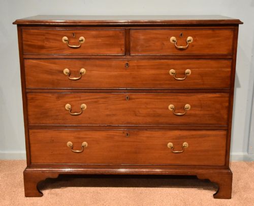A Superb Quality Mahogany Chest of Drawers by Gillows