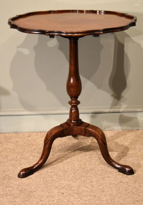 fig 1. An Elegant George III Mahogany Tripod Table