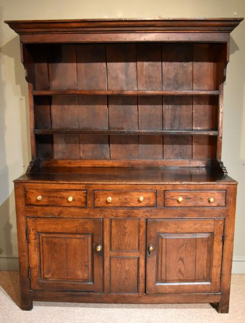 Elegant Early 19th Century Oak Dresser