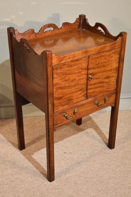 fig 1. A Handsome George III Mahogany Bedside Cabinet
