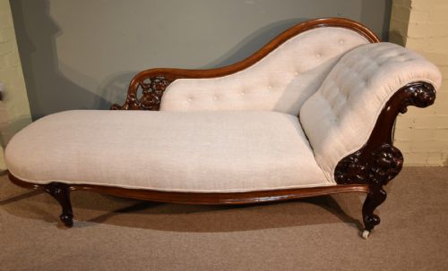 Superior Quality Serpentine Fronted Mahogany Chaise