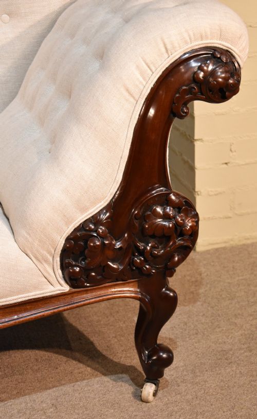 fig 1. Superior Quality Serpentine Fronted Mahogany Chaise