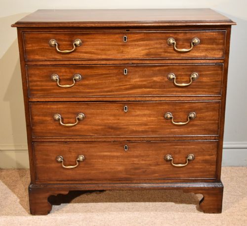 A Good Quality Mid 18th Century Mahogany Chest of Drawers