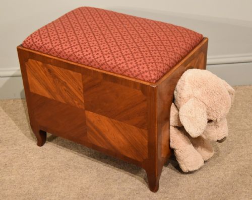 An Unusual Kingwood French Dog Kennel/stool