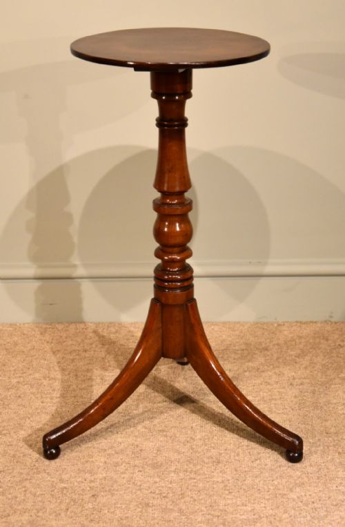 a charming mahogany pedestal lamp or wine table - CATEGORY: ANTIQUE TABLES - DATED 19TH CENTURY