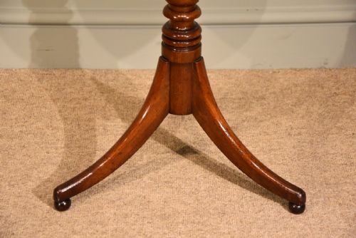 A CHARMING MAHOGANY PEDESTAL LAMP OR WINE TABLE - ADDITIONAL PHOTO 2