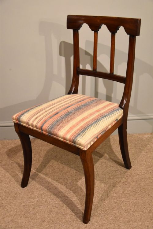 A BEAUTIFUL SET OF EIGHT ROSEWOOD DINING CHAIRS - ADDITIONAL PHOTO 3