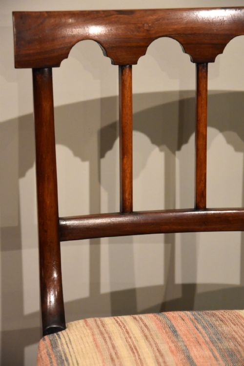 A BEAUTIFUL SET OF EIGHT ROSEWOOD DINING CHAIRS - ADDITIONAL PHOTO 6