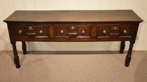 A HANDSOME LATE 17TH CENTURY OAK DRESSER BASE - ADDITIONAL PHOTO 1