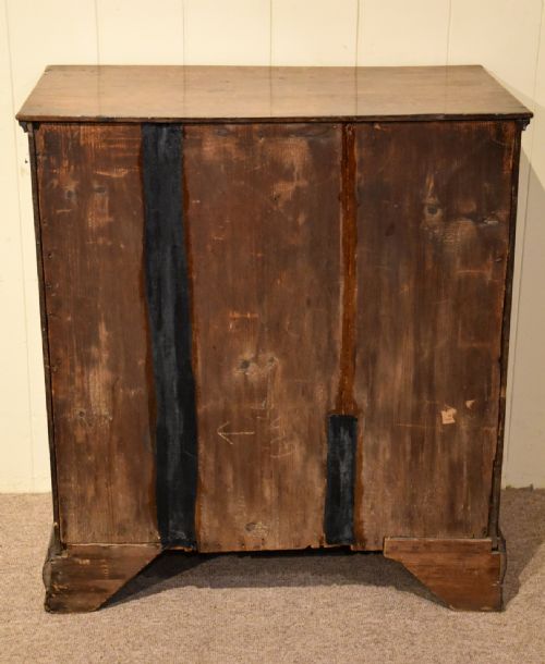 A GEORGE II COUNTRY OAK CHEST OF DRAWERS - ADDITIONAL PHOTO 4