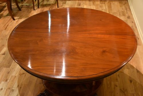 A STUNNING LARGE WILLIAM IV MAHOGANY CENTRAL PILLAR DINING TABLE - ADDITIONAL PHOTO 4