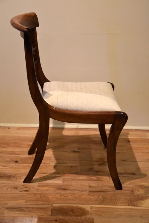AN ELEGANT SET OF SIX REGENCY MAHOGANY DINING CHAIRS - ADDITIONAL PHOTO 3