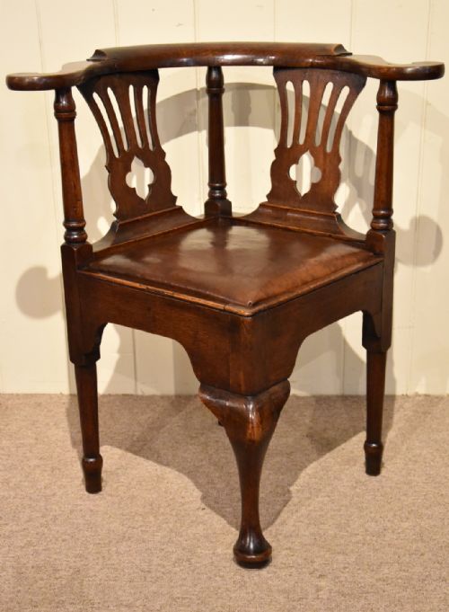 a good george ii oak corner chair - CATEGORY: ANTIQUE CHAIRS - DATED GEORGIAN