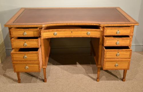A FINE SATINWOOD DESK STAMPED WARING AND GILLOWS - ADDITIONAL PHOTO 1
