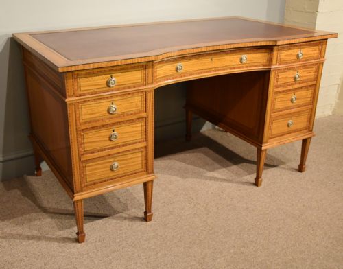 A FINE SATINWOOD DESK STAMPED WARING AND GILLOWS - ADDITIONAL PHOTO 5