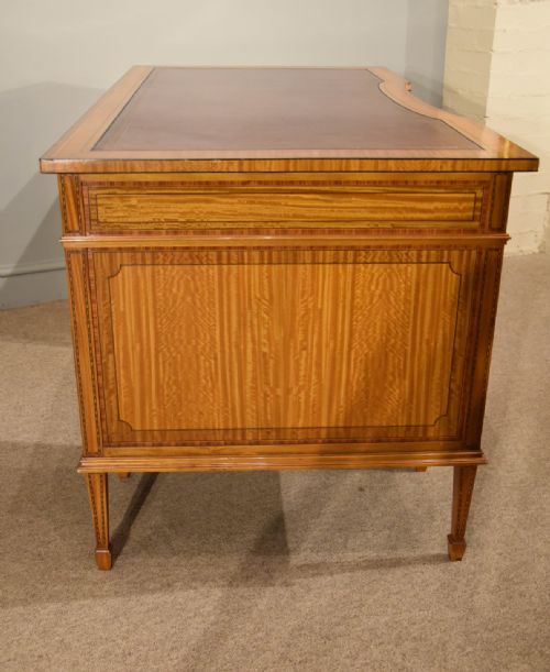 A FINE SATINWOOD DESK STAMPED WARING AND GILLOWS - ADDITIONAL PHOTO 7