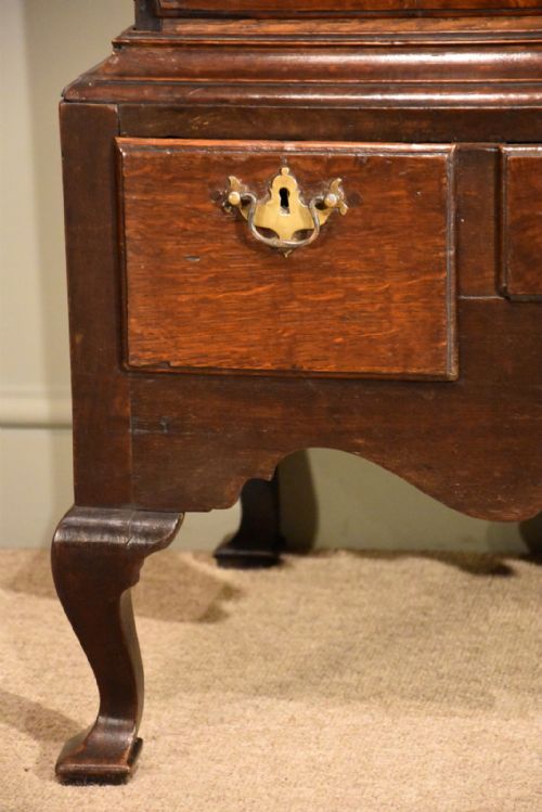 A HANDSOME OAK CHEST ON STAND - ADDITIONAL PHOTO 4