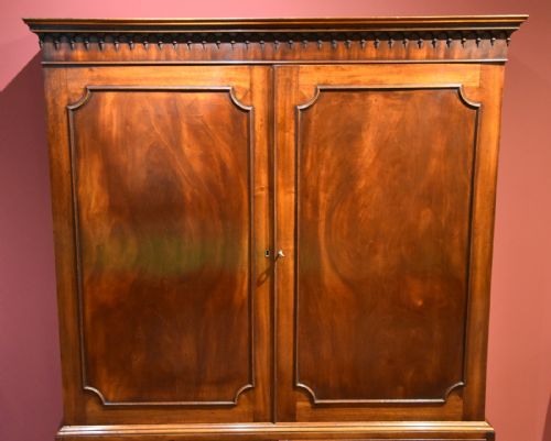 LINEN PRESS MID 18TH CENTURY MAHOGANY - ADDITIONAL PHOTO 2