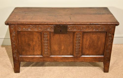 OAK COFFER THREE PANELED HANDSOME EARLY 18TH CENTURY - ADDITIONAL PHOTO 1