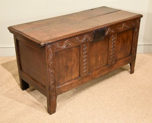 OAK COFFER THREE PANELED HANDSOME EARLY 18TH CENTURY - ADDITIONAL PHOTO 2