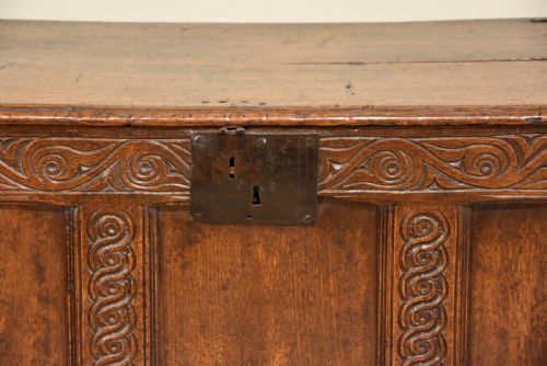 OAK COFFER THREE PANELED HANDSOME EARLY 18TH CENTURY - ADDITIONAL PHOTO 3