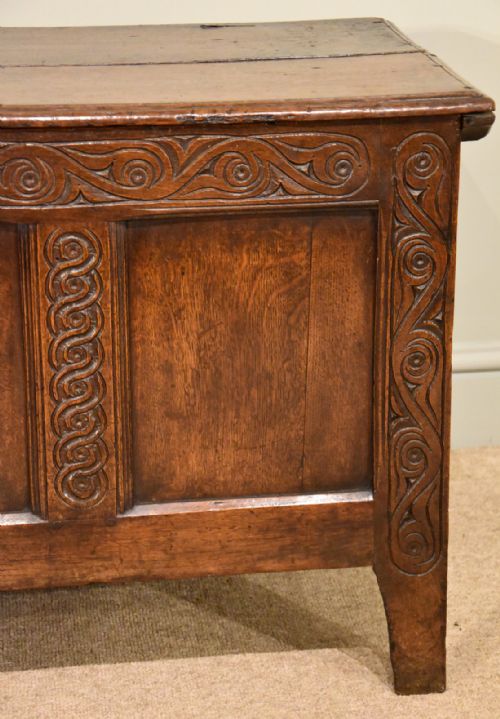 OAK COFFER THREE PANELED HANDSOME EARLY 18TH CENTURY - ADDITIONAL PHOTO 4
