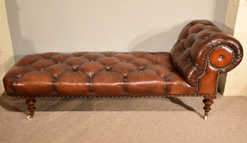 WALNUT CHAISE OF STUNNING QUALITY MID 19TH CENTURY - ADDITIONAL PHOTO 1