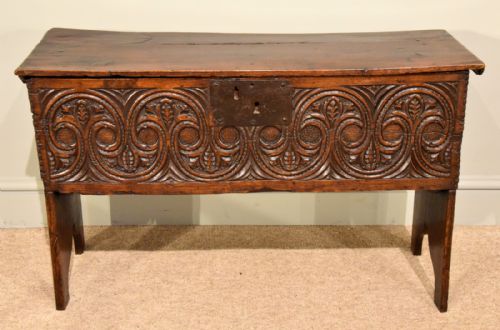 COFFER CARVED OAK FROM LATE 17TH CENTURY - ADDITIONAL PHOTO 1