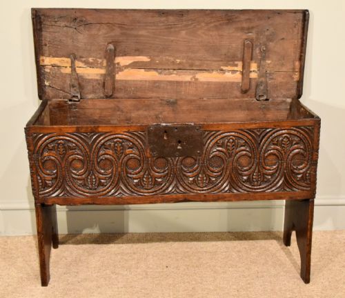 COFFER CARVED OAK FROM LATE 17TH CENTURY - ADDITIONAL PHOTO 2