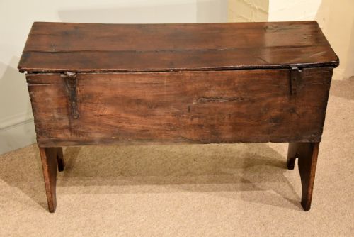 COFFER CARVED OAK FROM LATE 17TH CENTURY - ADDITIONAL PHOTO 5