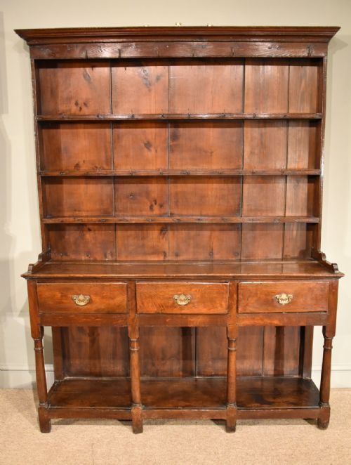 oak dresser with three drawers from 19th century - CATEGORY: ANTIQUE DRESSERS - DATED 1800