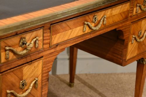 LOUIS XVI KNEEHOLE WRITING TABLE IN TULIPWOOD - ADDITIONAL PHOTO 3