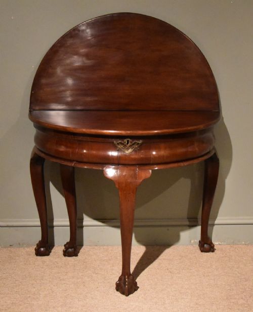 GEORGE II TEA TABLE ON CABRIOLE LEGS - ADDITIONAL PHOTO 1