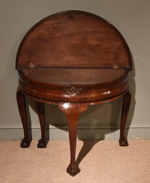GEORGE II TEA TABLE ON CABRIOLE LEGS - ADDITIONAL PHOTO 3