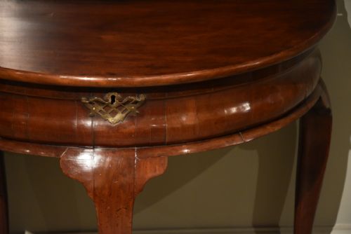 GEORGE II TEA TABLE ON CABRIOLE LEGS - ADDITIONAL PHOTO 4