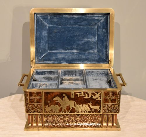 AMBROYNA SEWING BOX BEAUTIFULLY DECORATED IN BRASS - ADDITIONAL PHOTO 1