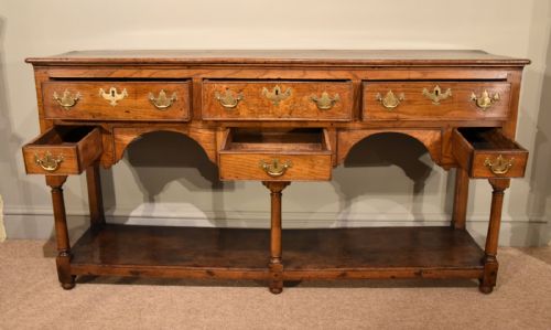 GEORGE III OAK POTBOARD DRESSER BASE - ADDITIONAL PHOTO 1