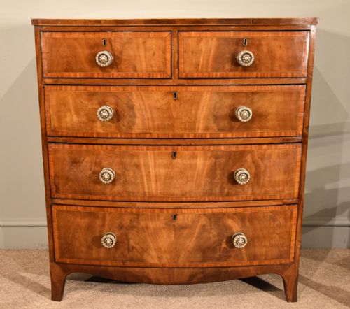 george iii bow fronted chest of drawers - CATEGORY: ANTIQUE CHEST OF DRAWERS - DATED 18TH CENTURY