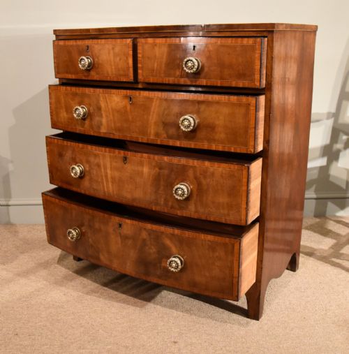 GEORGE III BOW FRONTED CHEST OF DRAWERS - ADDITIONAL PHOTO 2
