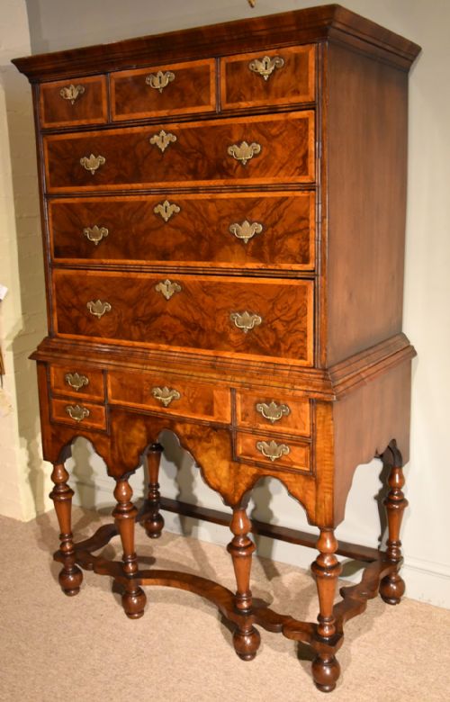 WALNUT CHEST ON STAND WILLIAM AND MARY - ADDITIONAL PHOTO 2