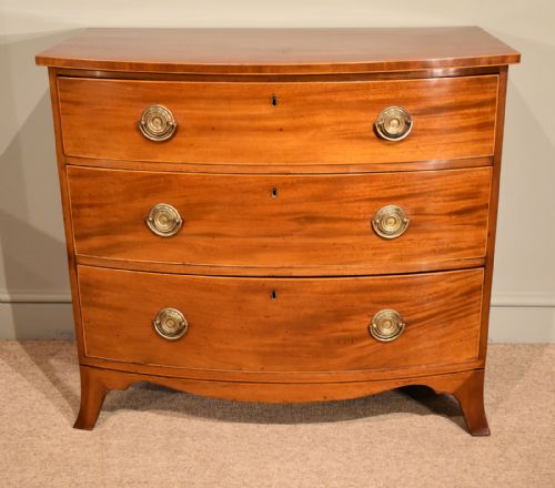 regency period mahogany bow fronted chest of drawers - CATEGORY: ANTIQUE CHEST OF DRAWERS - DATED REGENCY