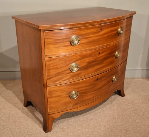 REGENCY PERIOD MAHOGANY BOW FRONTED CHEST OF DRAWERS - ADDITIONAL PHOTO 2