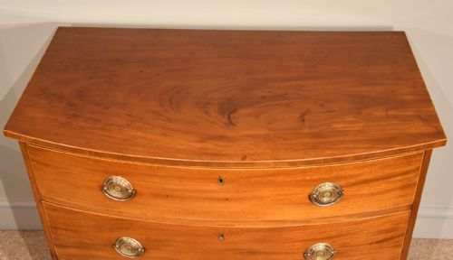 REGENCY PERIOD MAHOGANY BOW FRONTED CHEST OF DRAWERS - ADDITIONAL PHOTO 3