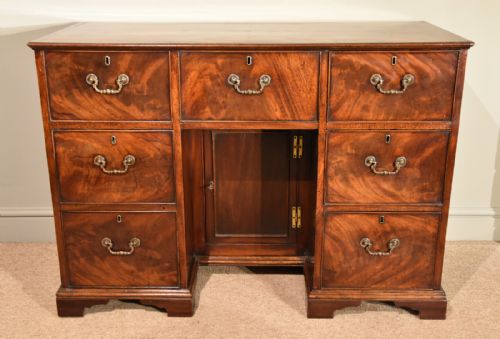 george iii mahogany kneehole desk - CATEGORY: ANTIQUE DESKS - DATED 18TH CENTURY