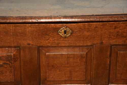 OAK COFFER FROM THE TRANSITIONAL PERIOD - ADDITIONAL PHOTO 2