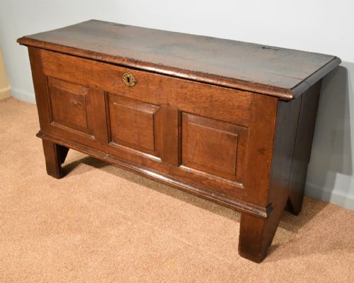 OAK COFFER FROM THE TRANSITIONAL PERIOD - ADDITIONAL PHOTO 3