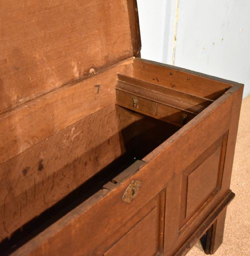 OAK COFFER FROM THE TRANSITIONAL PERIOD - ADDITIONAL PHOTO 6