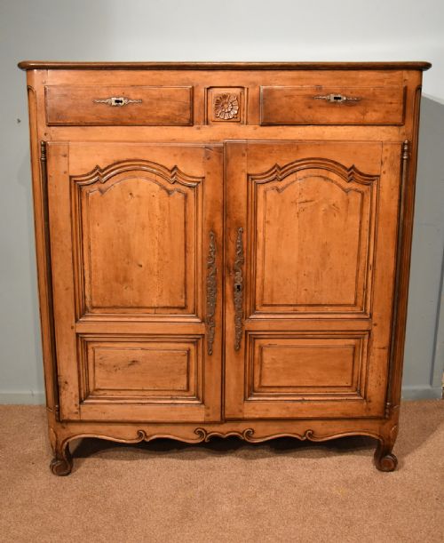french cabinet buffet cherry wood - CATEGORY: ANTIQUE SIDEBOARDS - DATED 18TH CENTURY
